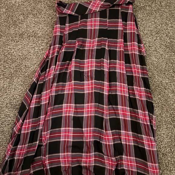 Ann Taylor Black and Red Plaid A-Line Skirt - Picture 3 of 3